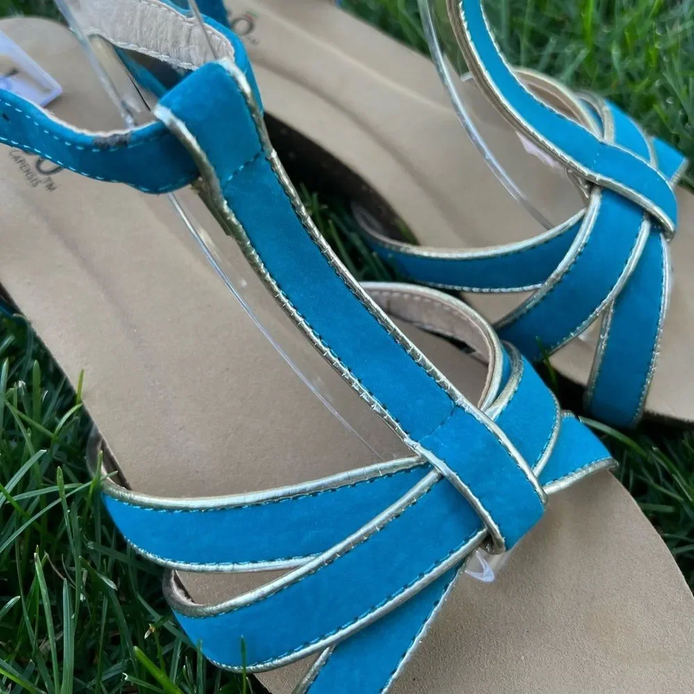 Nordstrom‘s Bucco Capensis Heeled Sandals “Edna blue” w/gold trim, Sz 8